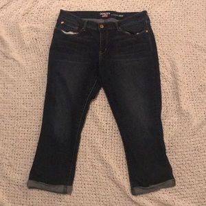 Levi’s Modern Crop Dark Wash Capris Size 16